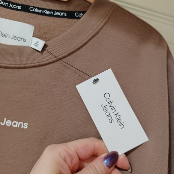 CALVIN KLEIN LOGO TAN CROPPED CROP SWEATSHIRT 
NWT - Picture 9 of 9
